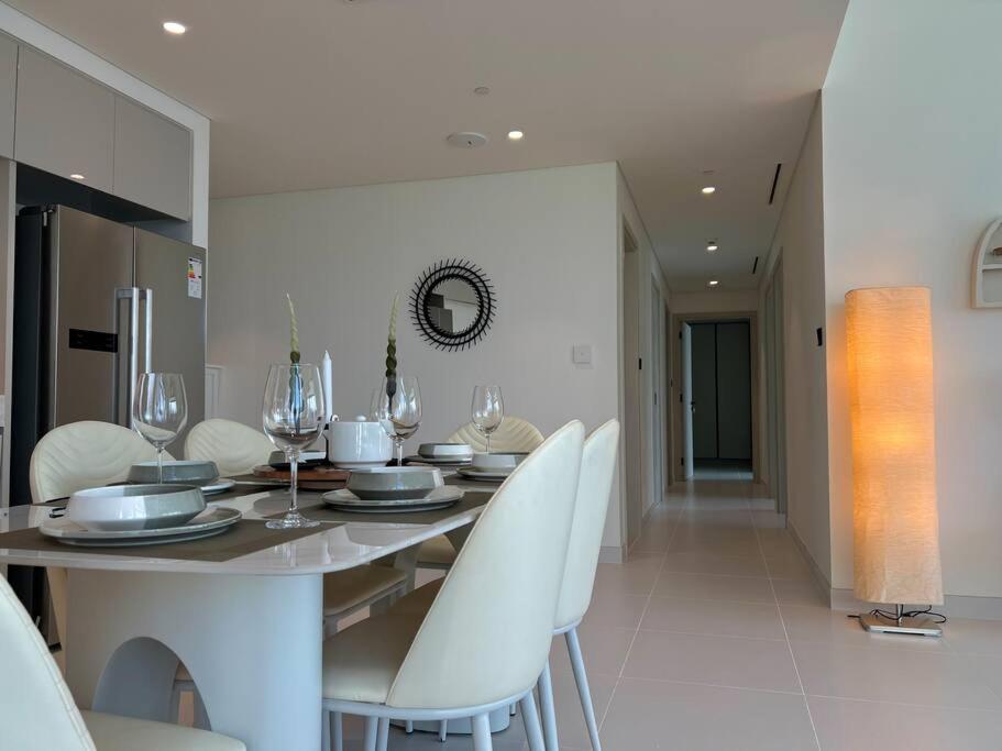 Spacious Beachfront Dubai