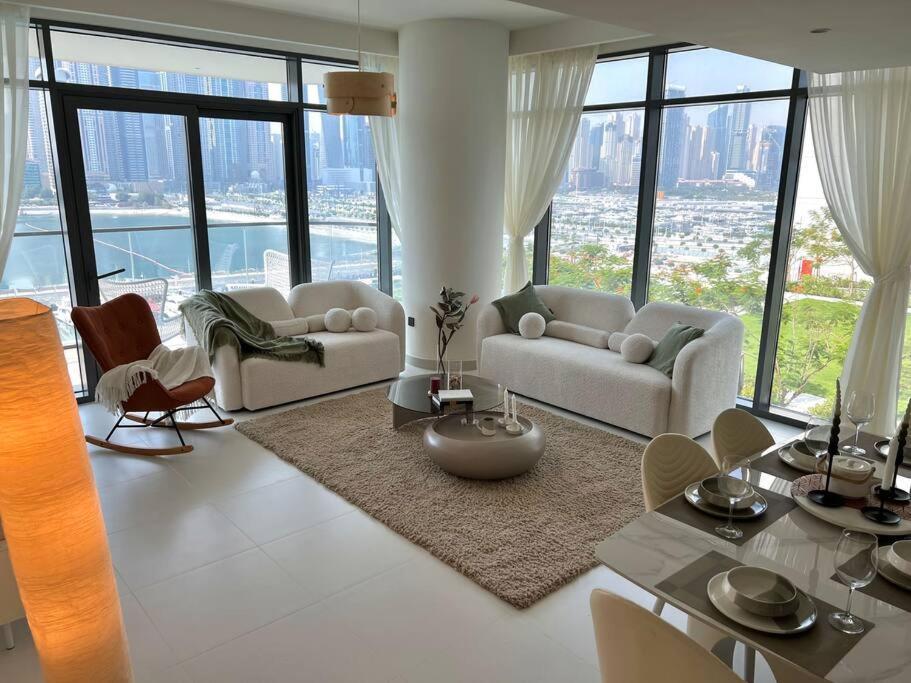 Spacious Beachfront Apartment