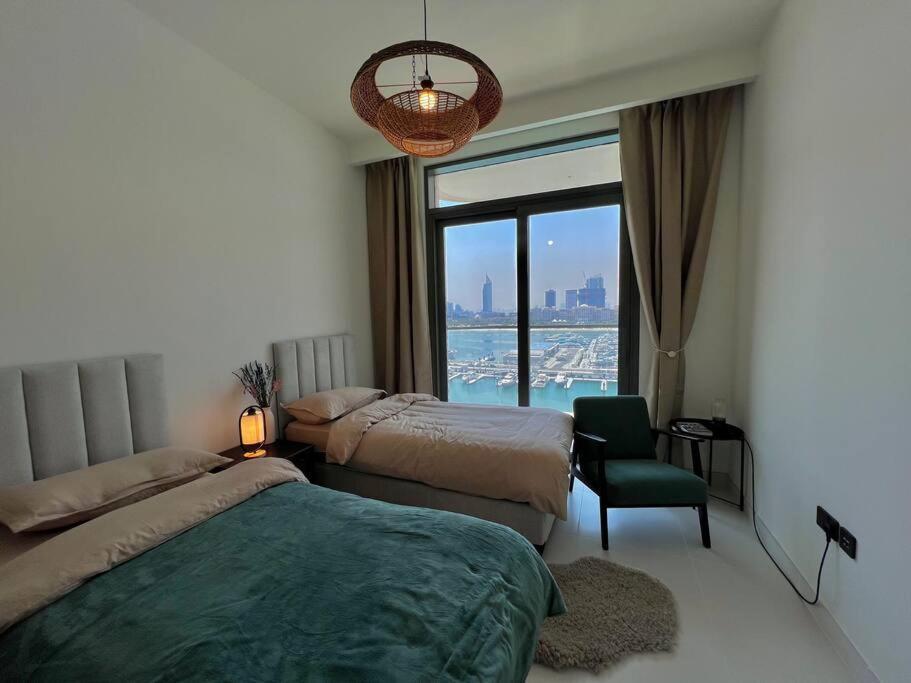 Spacious Beachfront Apartment