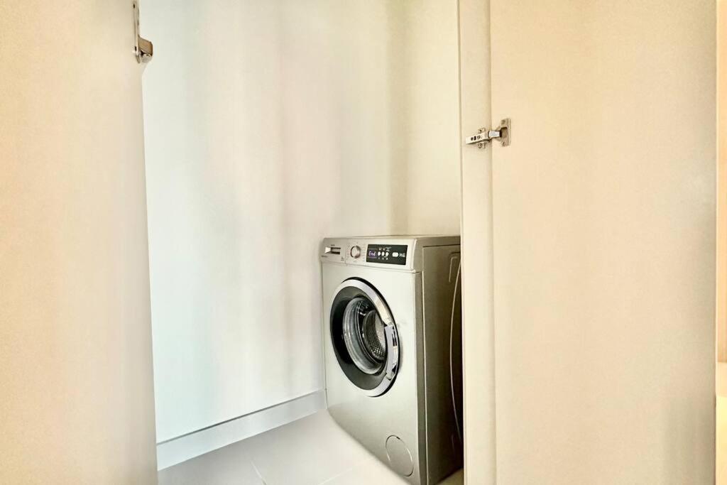 Apartment Spacious Beachfront Dubai