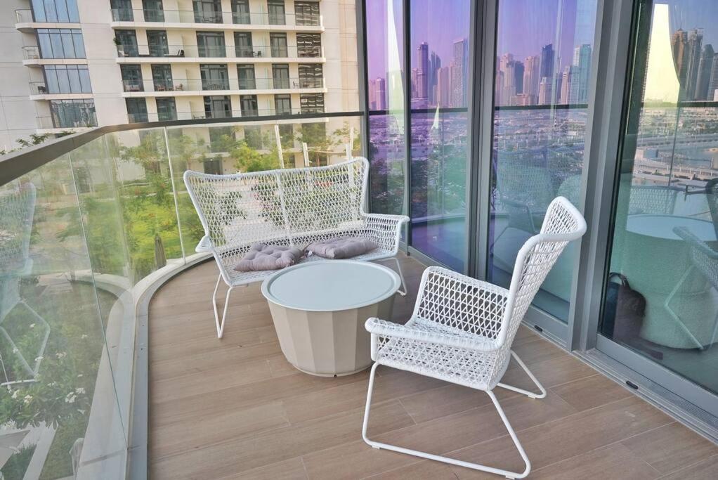 Spacious Beachfront Apartment *
