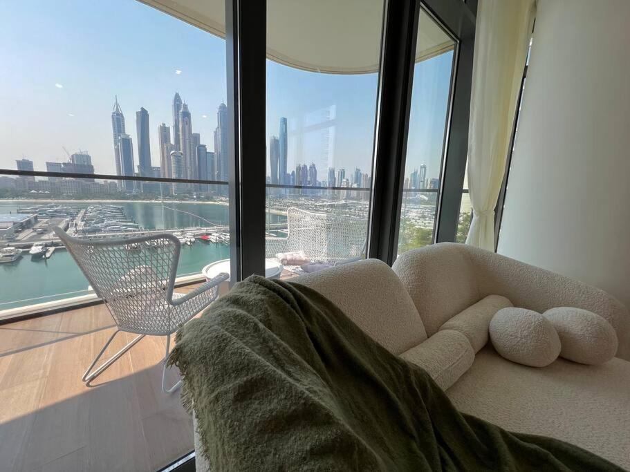 Apartment Spacious Beachfront Dubai