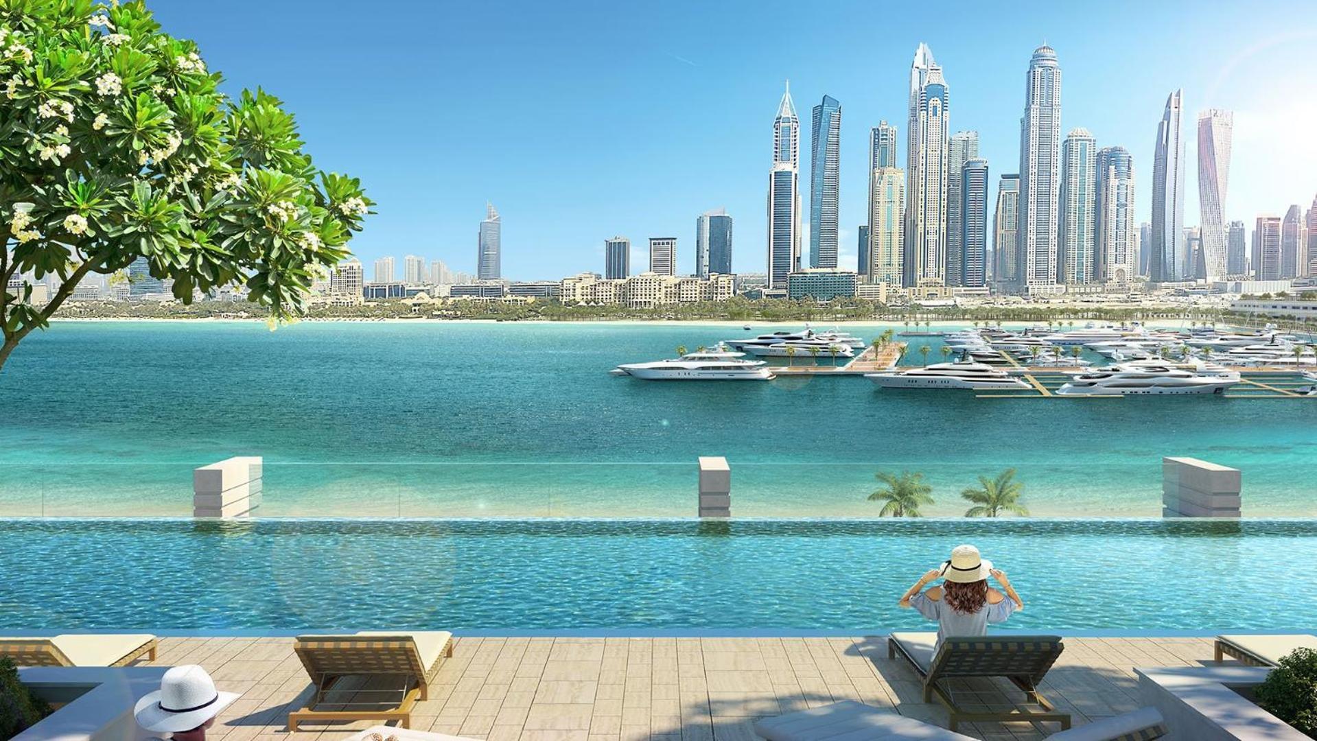 Spacious Beachfront Dubai